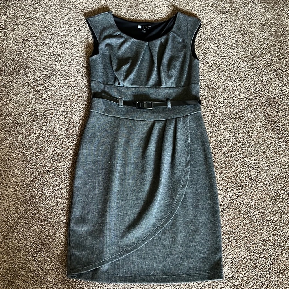 Sleeveless dress